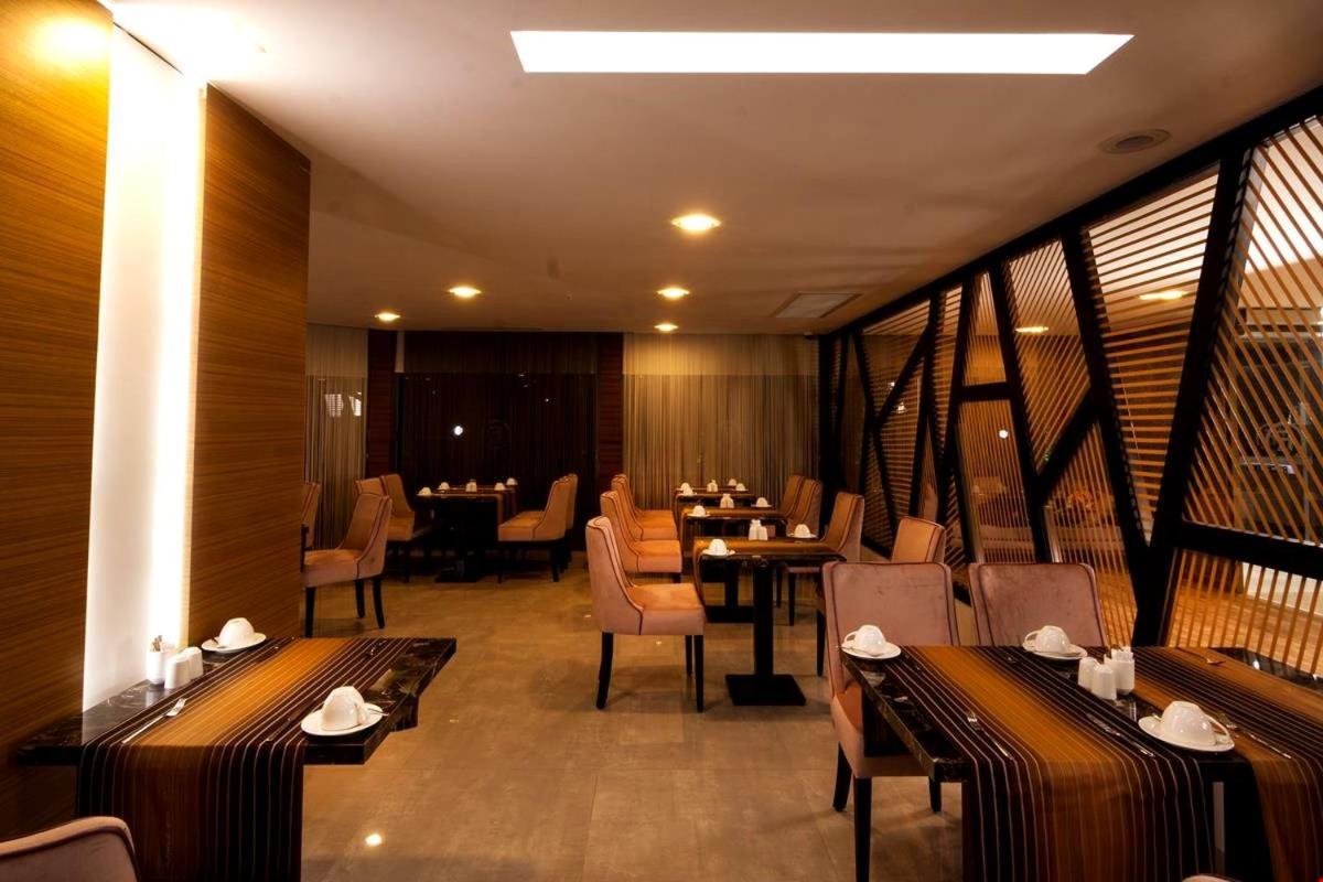 Majura Hotel Business Esmirna Exterior foto