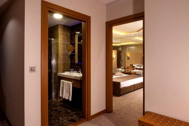 Majura Hotel Business Esmirna Exterior foto